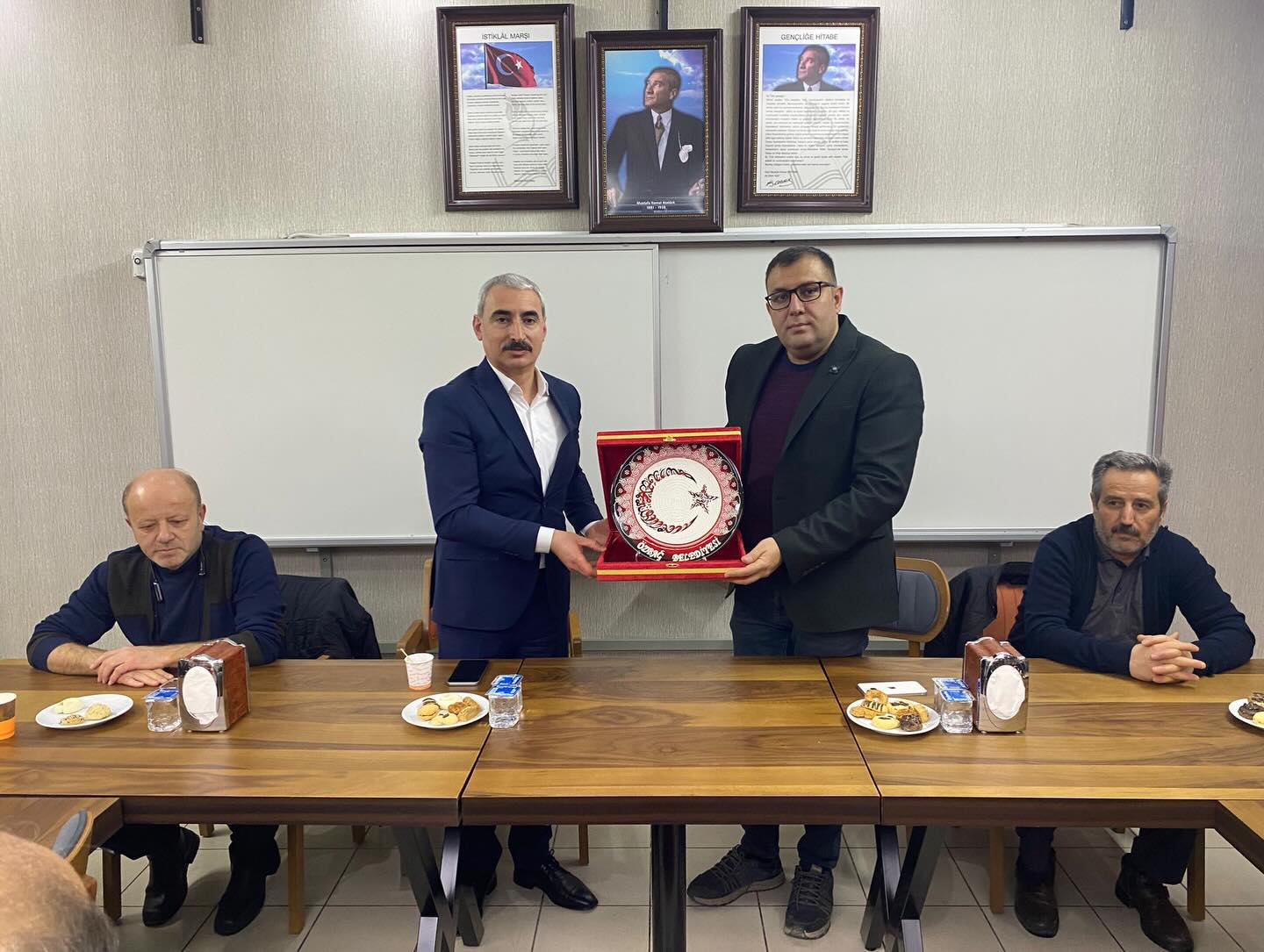 Başkan Çanakçı Hemşehrileriyle Aynı Masada