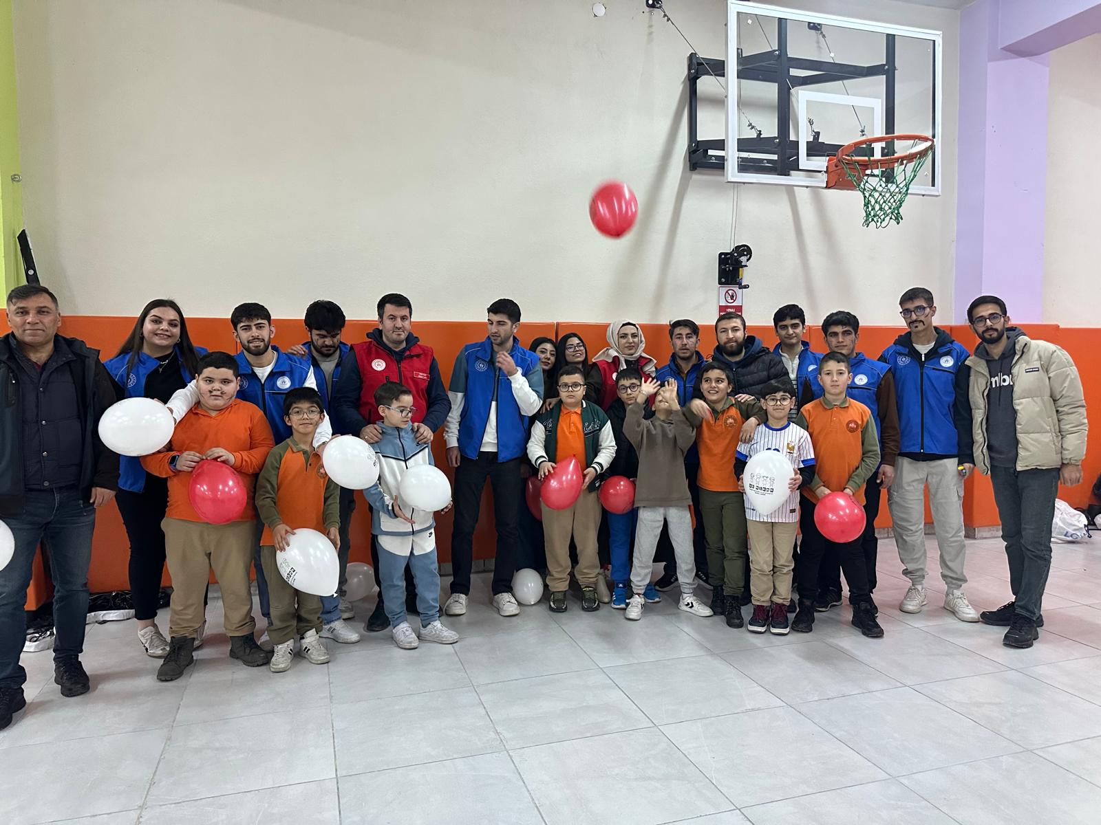 Bozkırda Çocukların Gülüşü Her Yere Yayıldı 555