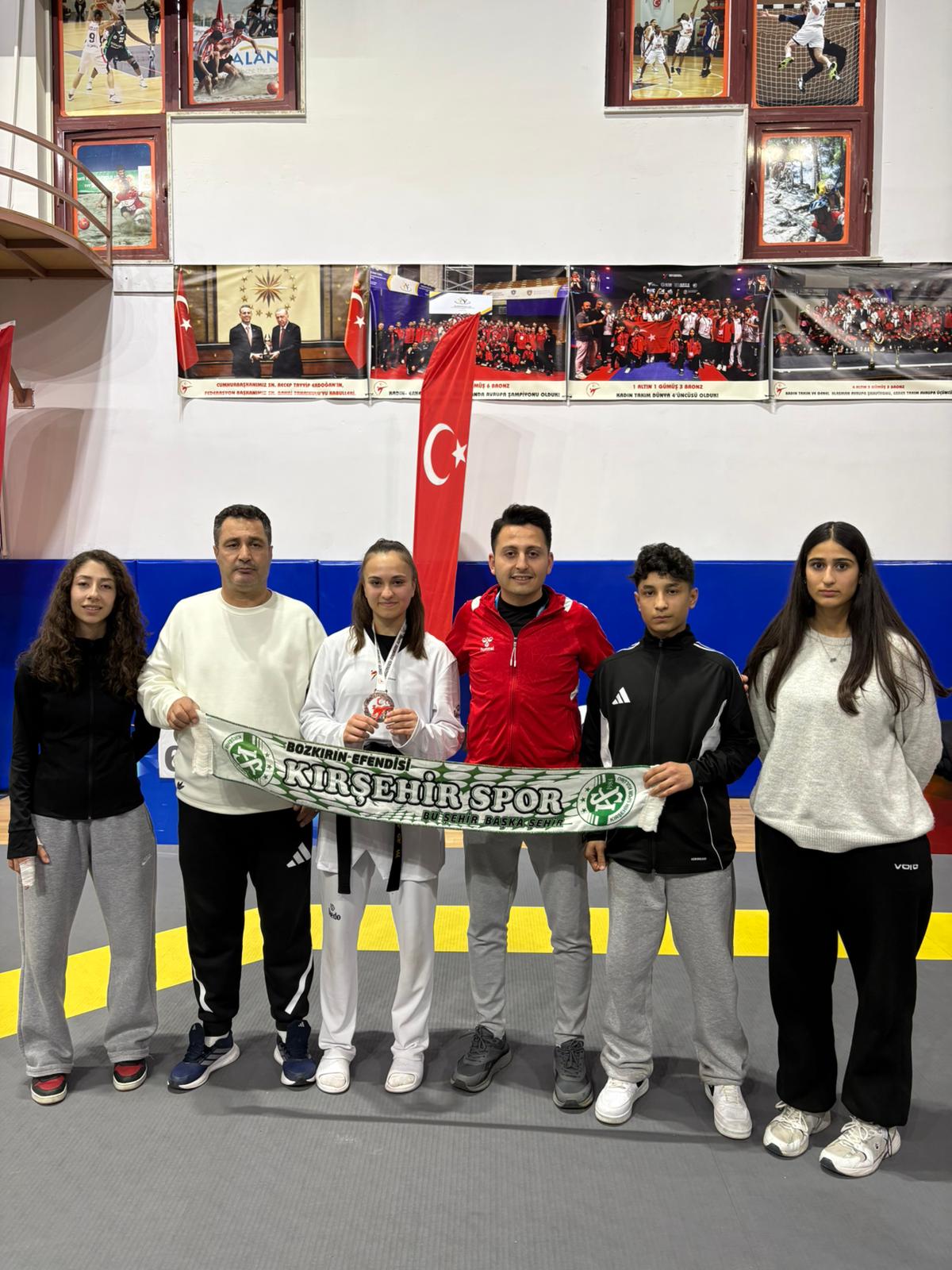 Bozkırın Efendisi Sahnede