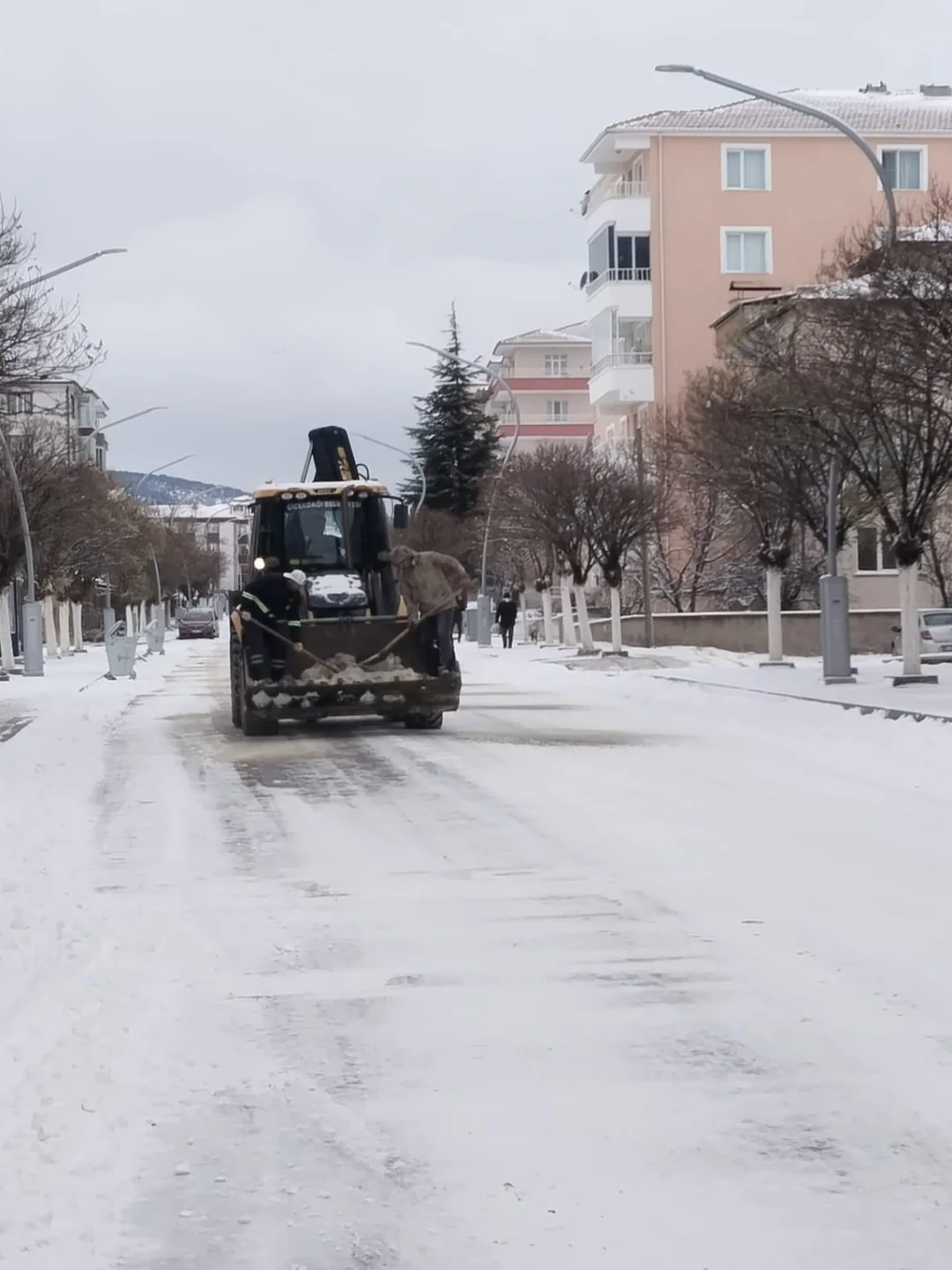 Çiçekdağı’nda Karla Mücadele Çalışmaları Aralıksız Sürüyor (2)
