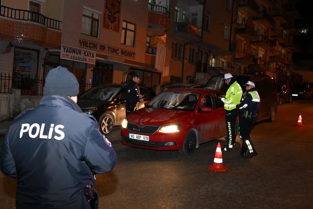 Emniyet Müdürü Görücü, Gece Uygulamalarında Sahada (1)