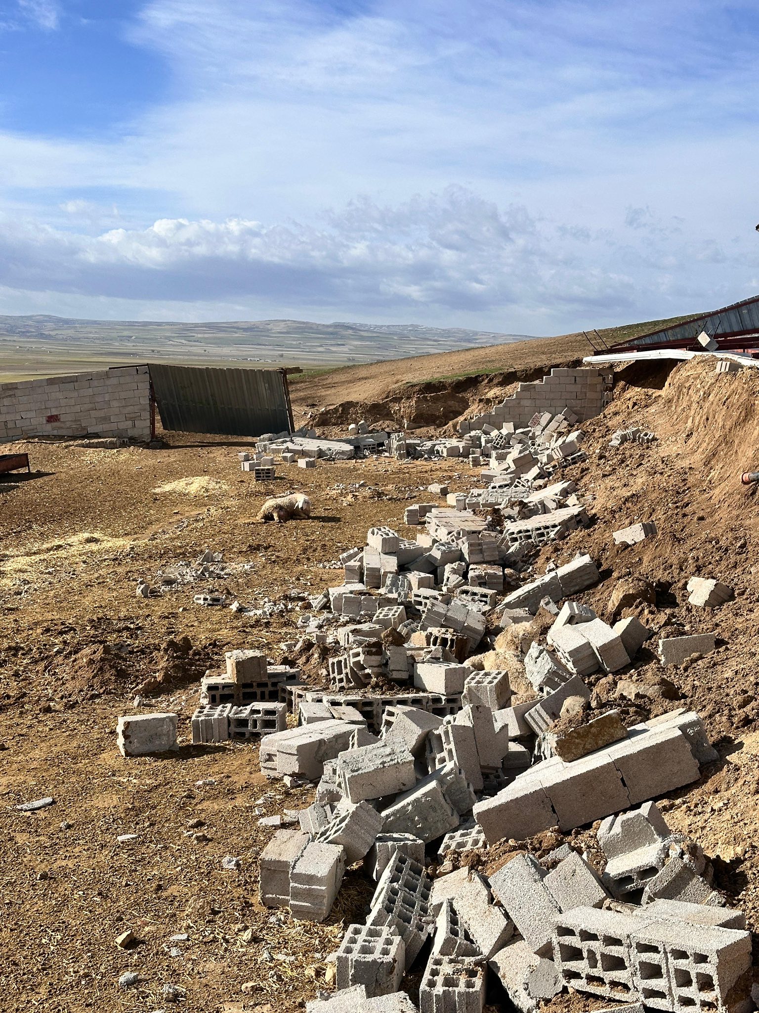 Fırtına Kırşehir'in Köyünde Hasar Bıraktı 4