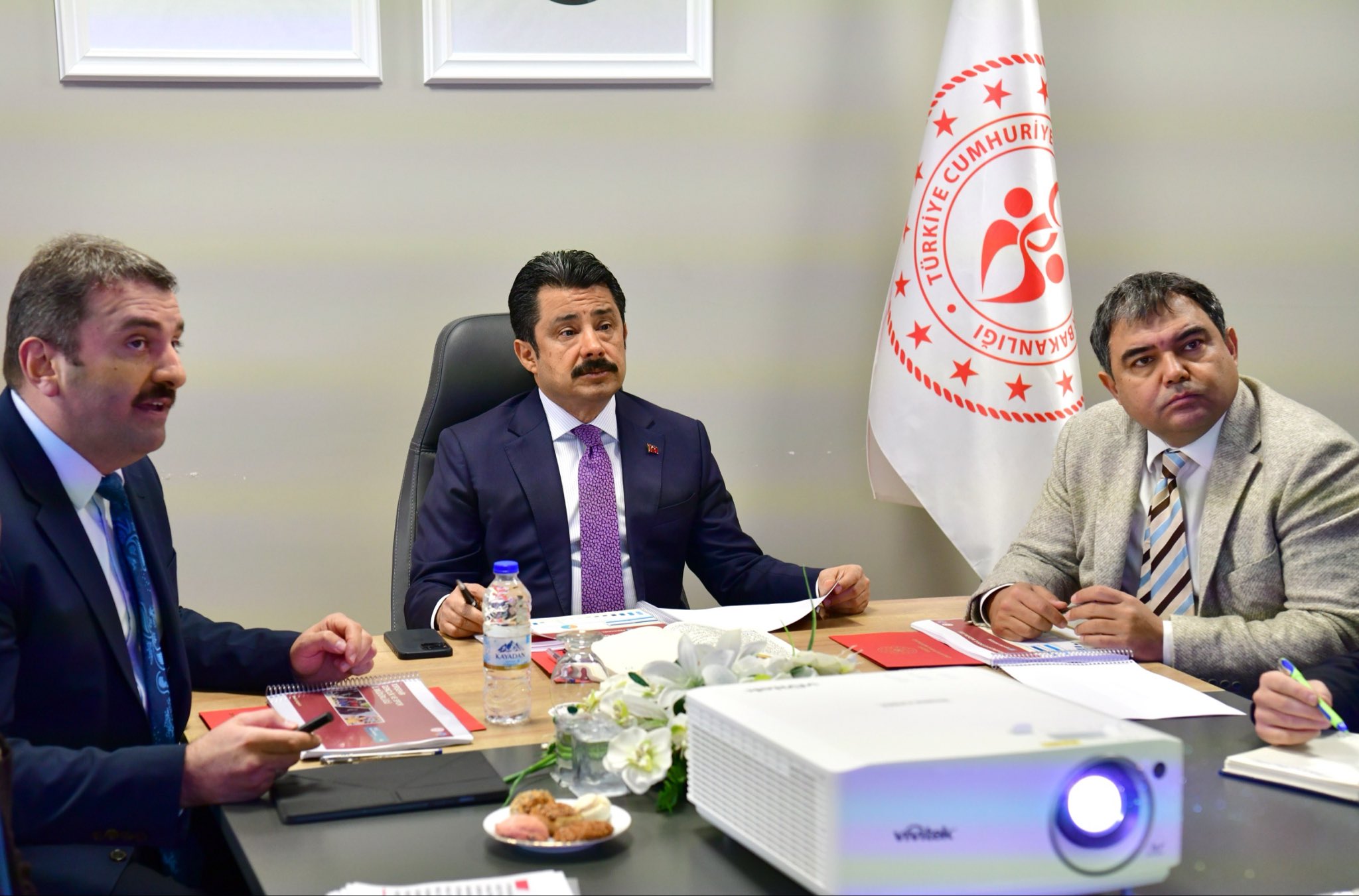 G L3 Sm I W Q A Av Tv0