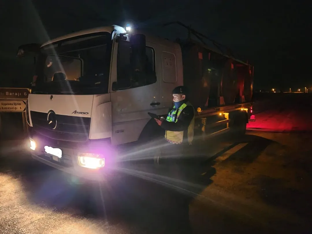 Jandarma, Huzur Ve Güvenlik Için Sahadaydı (4)