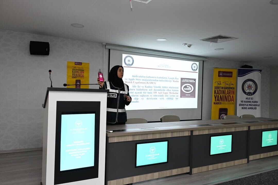 Kırşehir Emniyeti’nden Sağlık Personeline Çok Yönlü Bilinçlendirme Çalışması (2)