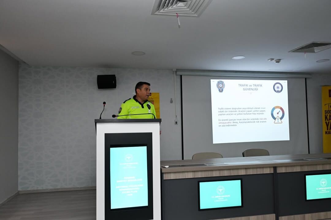 Kırşehir Emniyeti’nden Sağlık Personeline Çok Yönlü Bilinçlendirme Çalışması (3)