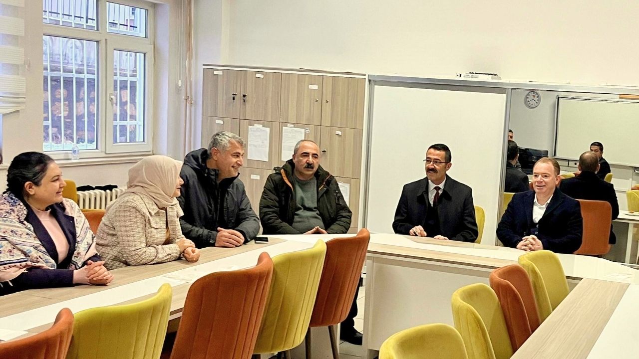 Kırşehir’de Okul Törenine Üst Düzey Katılım (2)