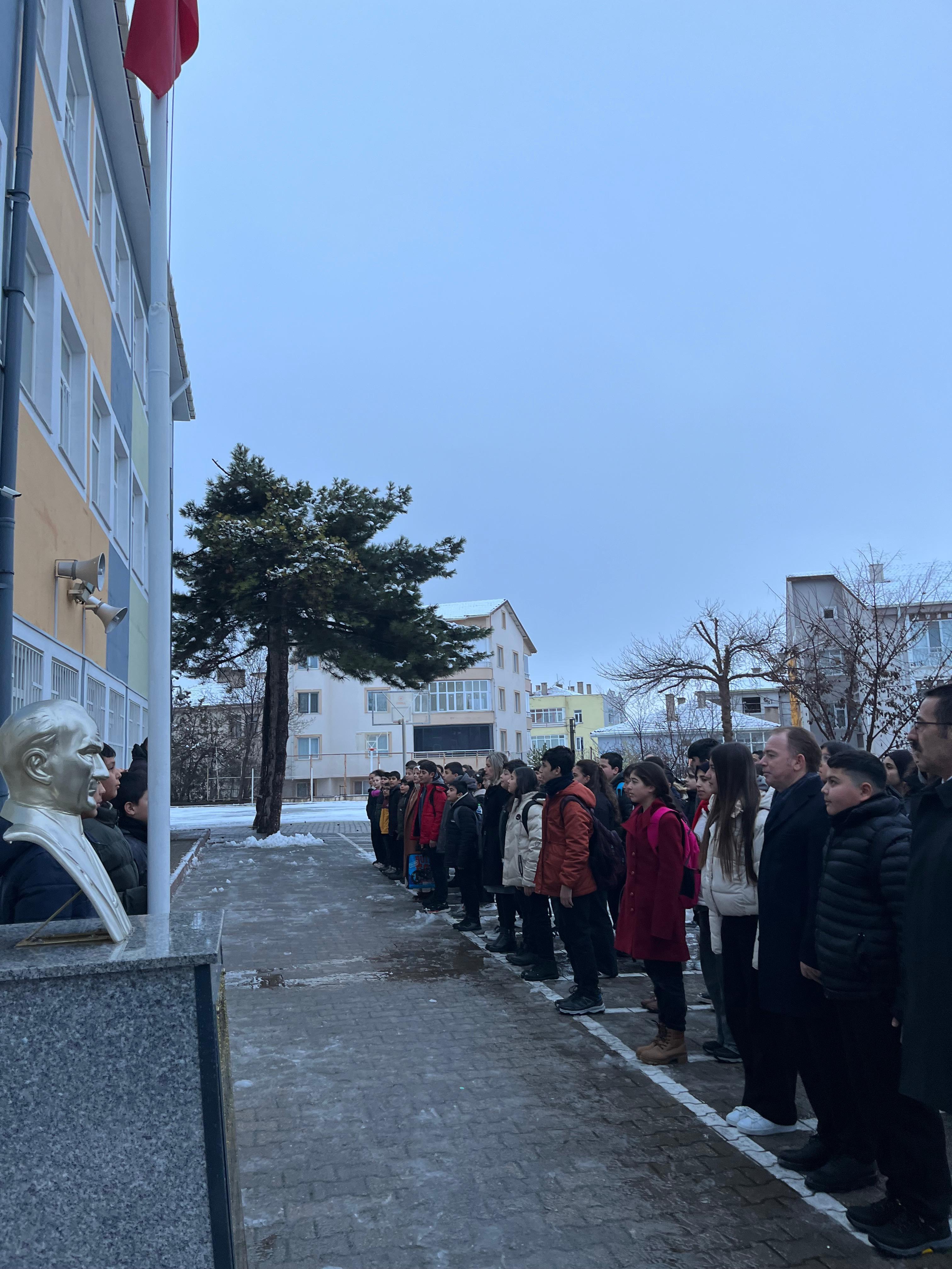 Kırşehir’de Okul Törenine Üst Düzey Katılım 44