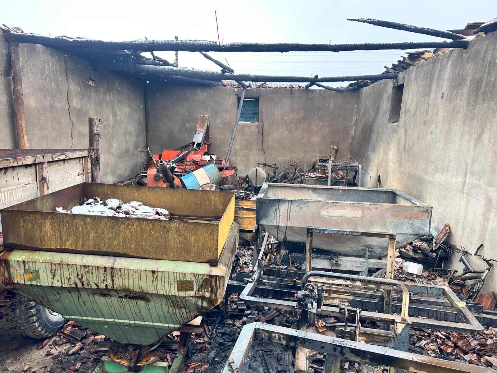 Kırşehir’de Yangın Sonrası Çiftçiye Yerinde Ziyaret 3