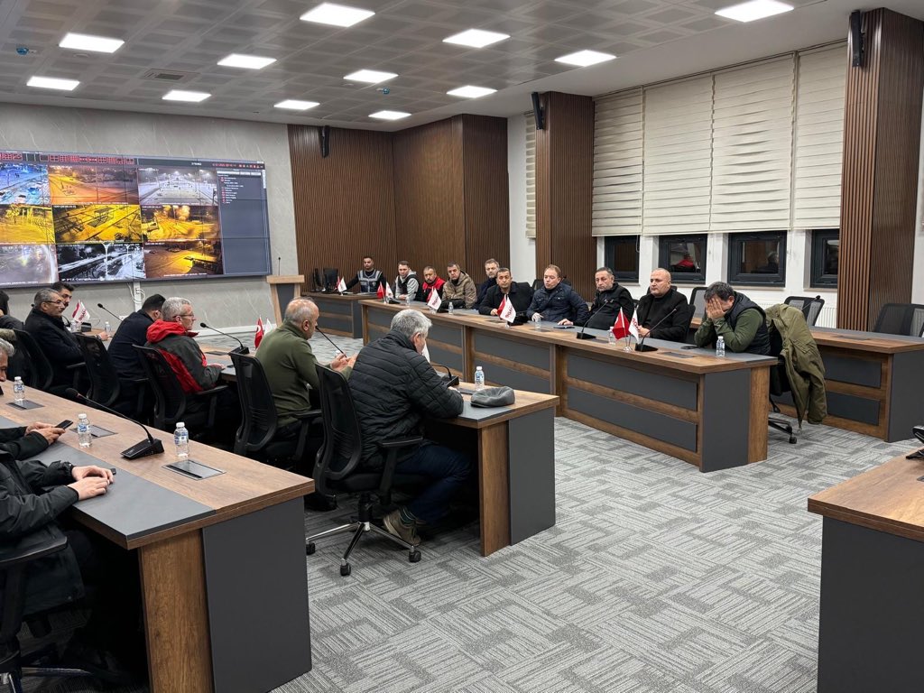 Kırşehir’de Yollar Açık, 4 Köyde Elektrik, 7 Köyde Haberleşme Sorunu Yaşanıyor (3)