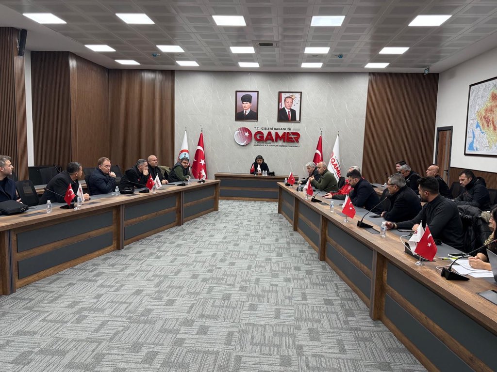 Kırşehir’de Yollar Açık, 4 Köyde Elektrik, 7 Köyde Haberleşme Sorunu Yaşanıyor (4)