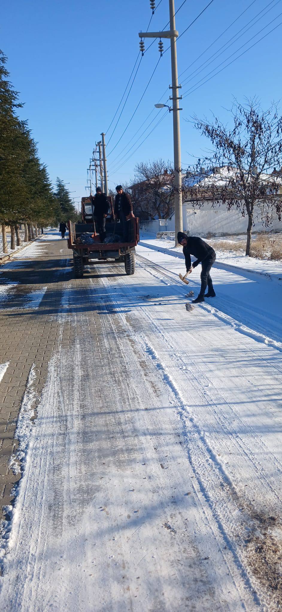 Köseli’de Karla Mücadelede Yoğun Çalışma Sürüyor1