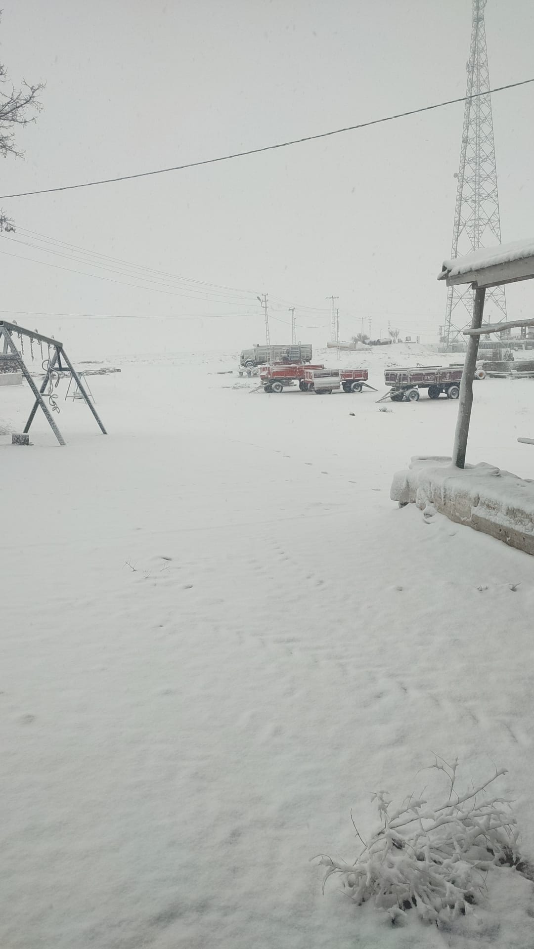 Kuruağıl Köyü Karla Beyaza Büründü