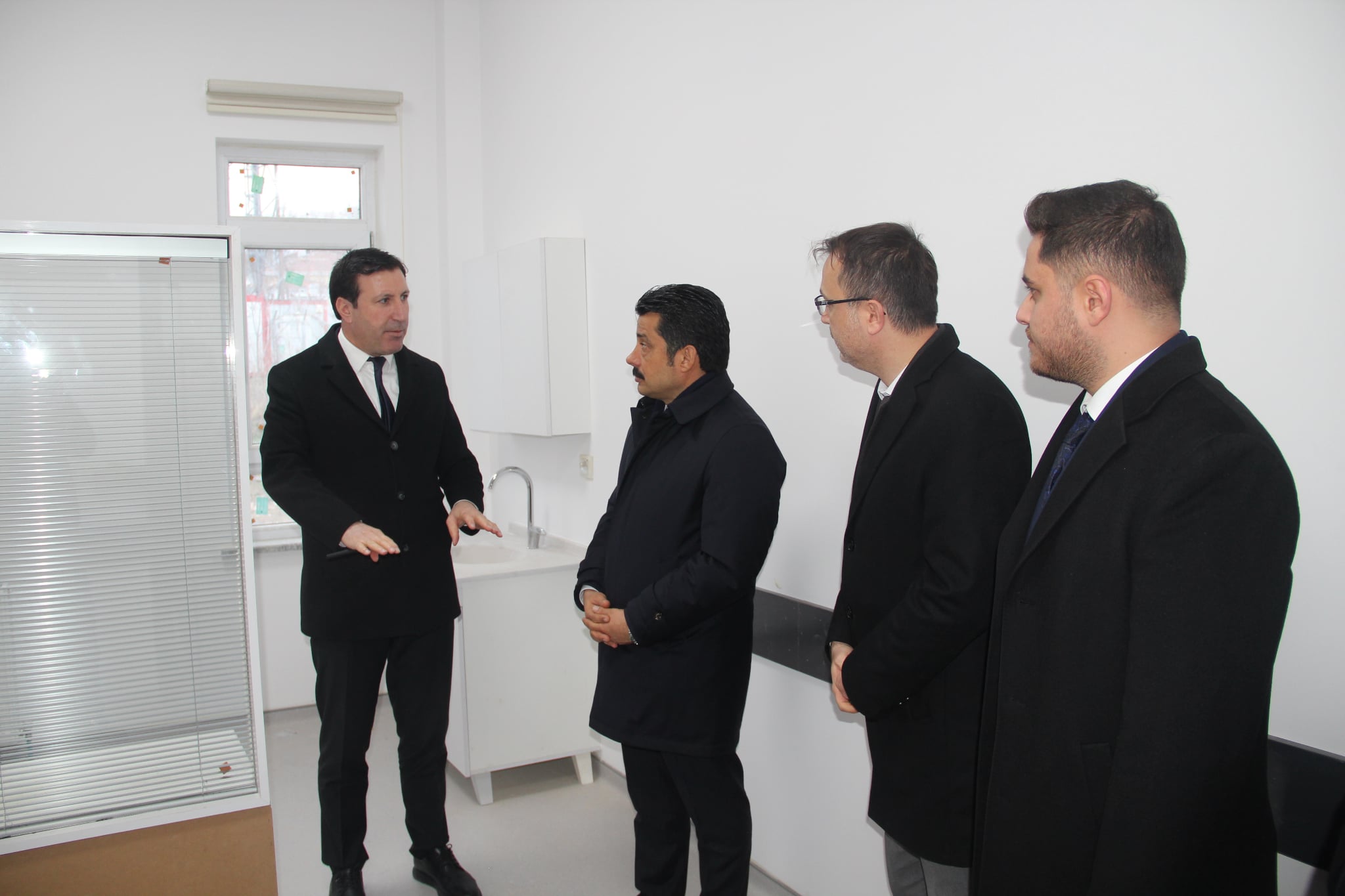 Vali Demiryürek Mucur Devlet Hastanesi'de