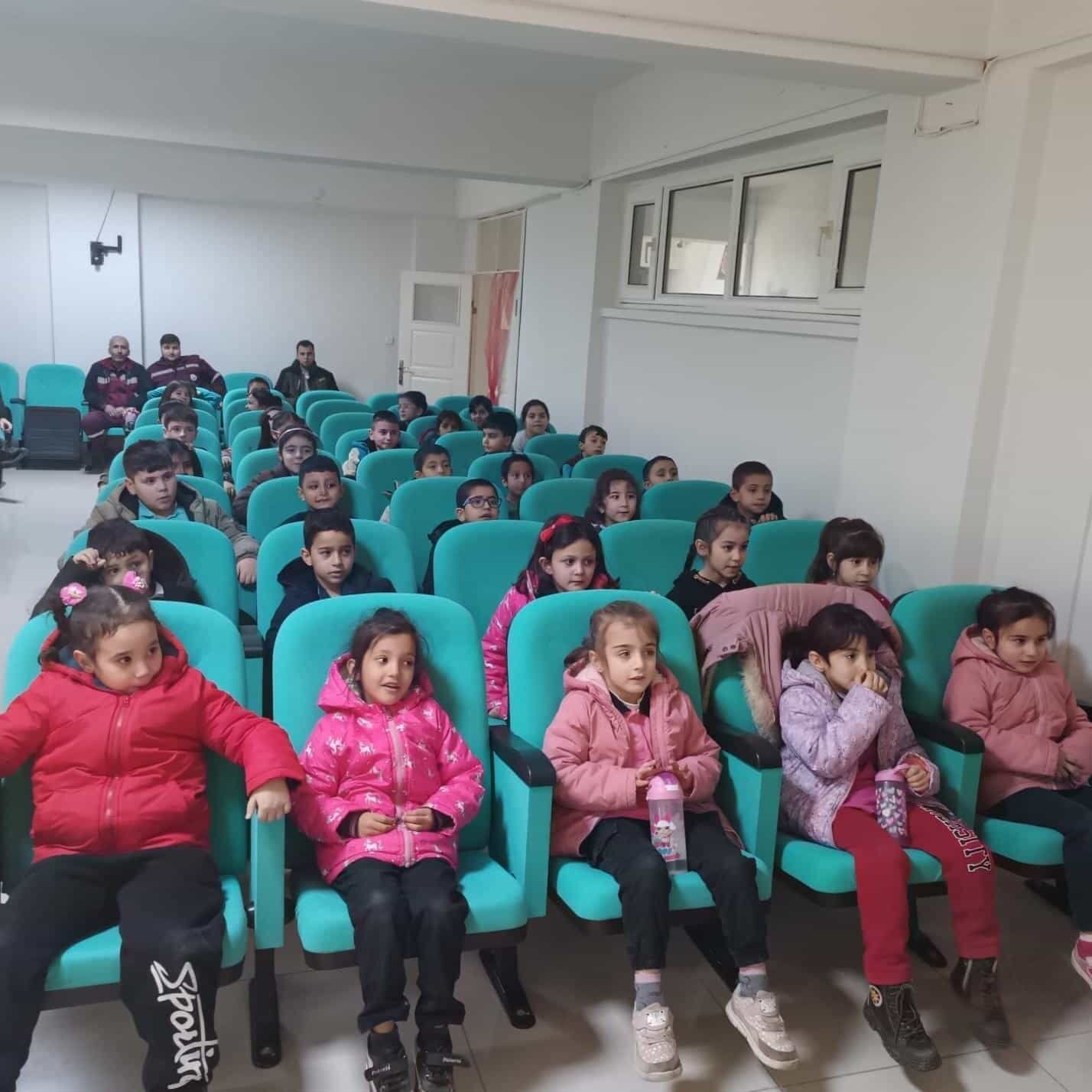 Akıllı Tavşan Momo Sahneye Çıktı 2