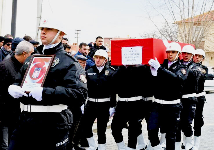 Emekli Polis Memuru Yusuf Şahin Son Yolculuğuna Uğurlandı (2)
