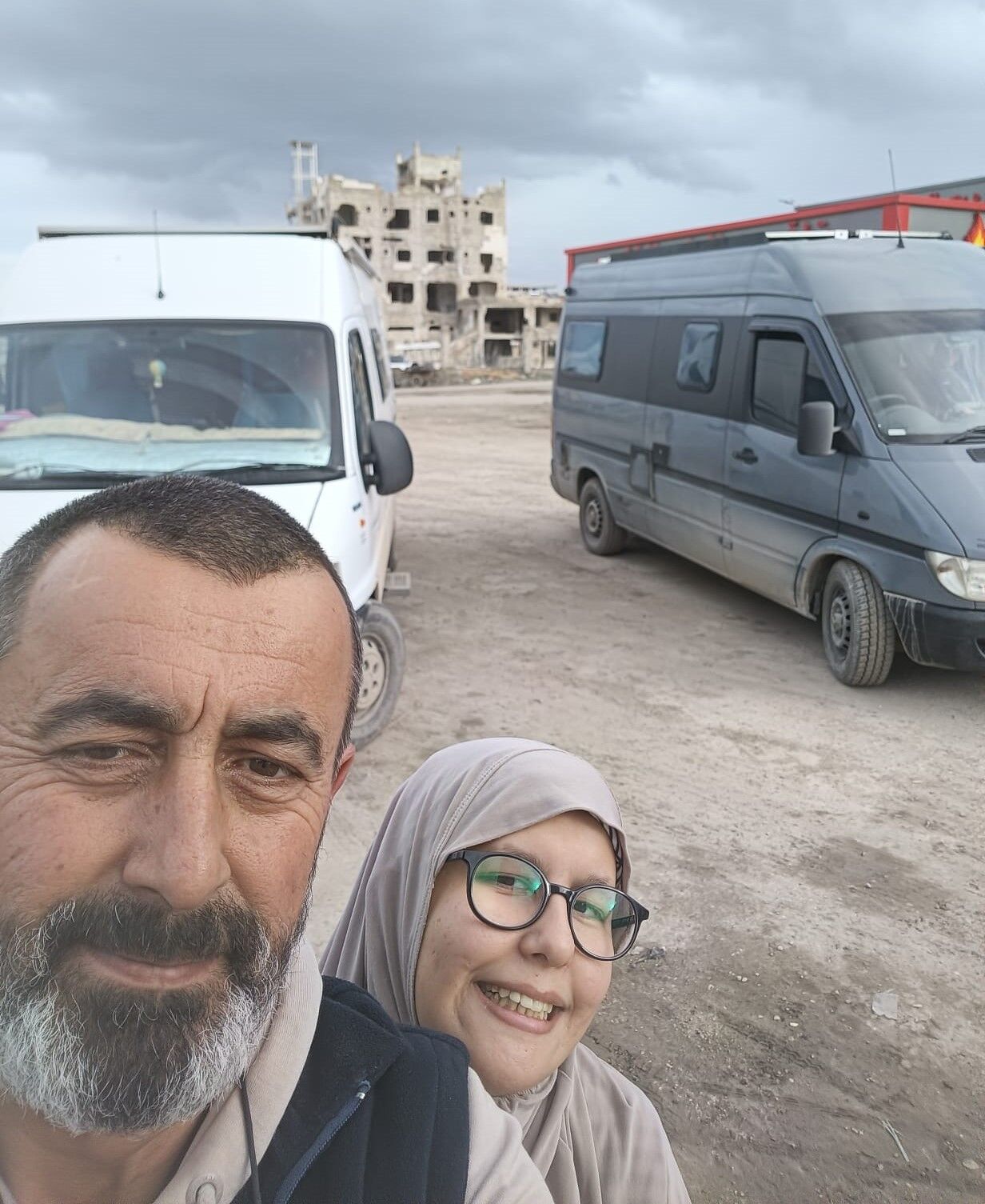 Engelli Kızı Için Karavanla Ile Umre Yolculuğuna Çıktı 222