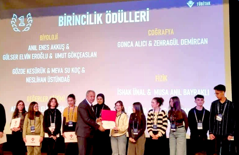 Hasır Otu Projesiyle Birincilik Geldi (3)