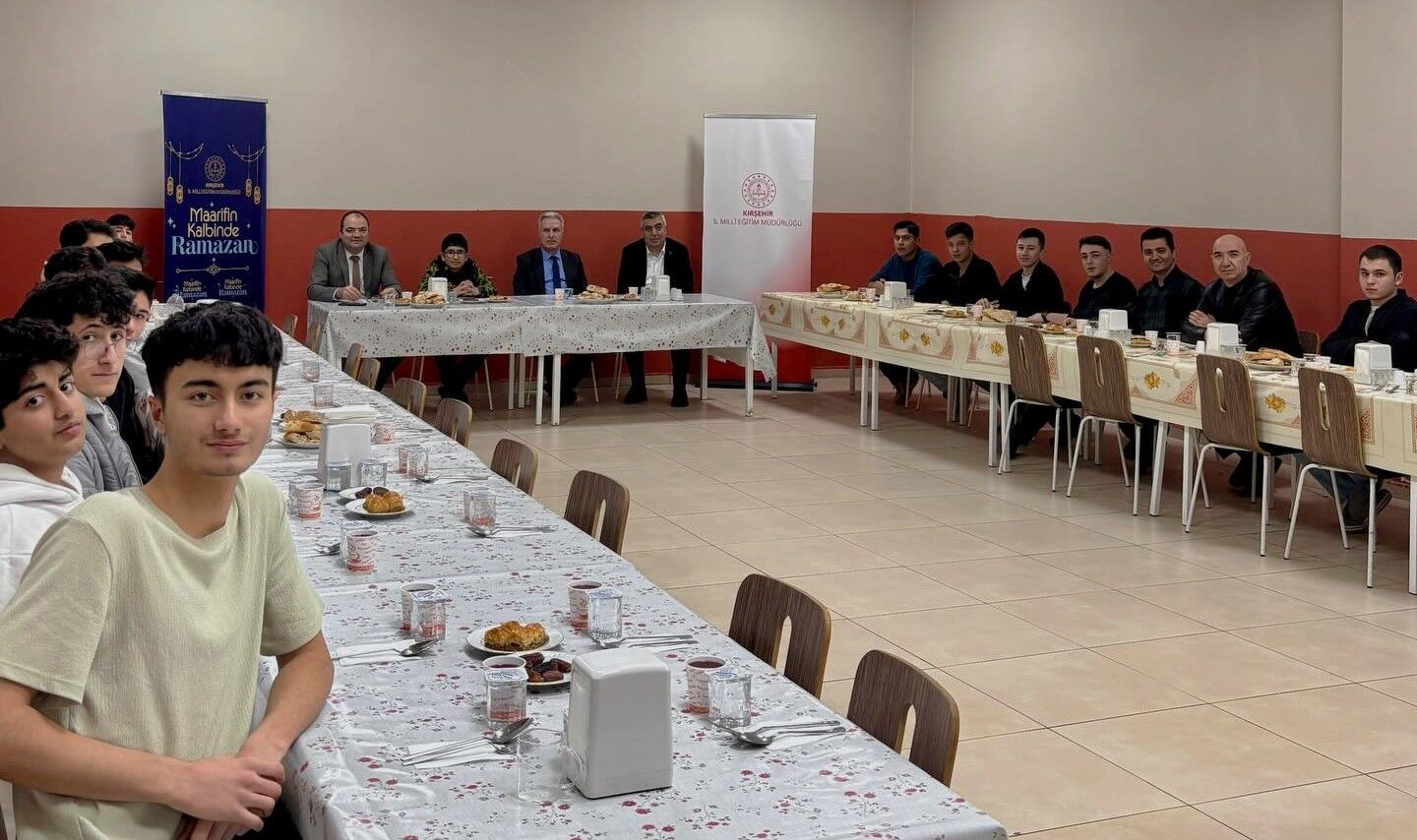 ‘İftarda Konuşalım’ Programıyla Gençlerle Buluştular (1) Kopya