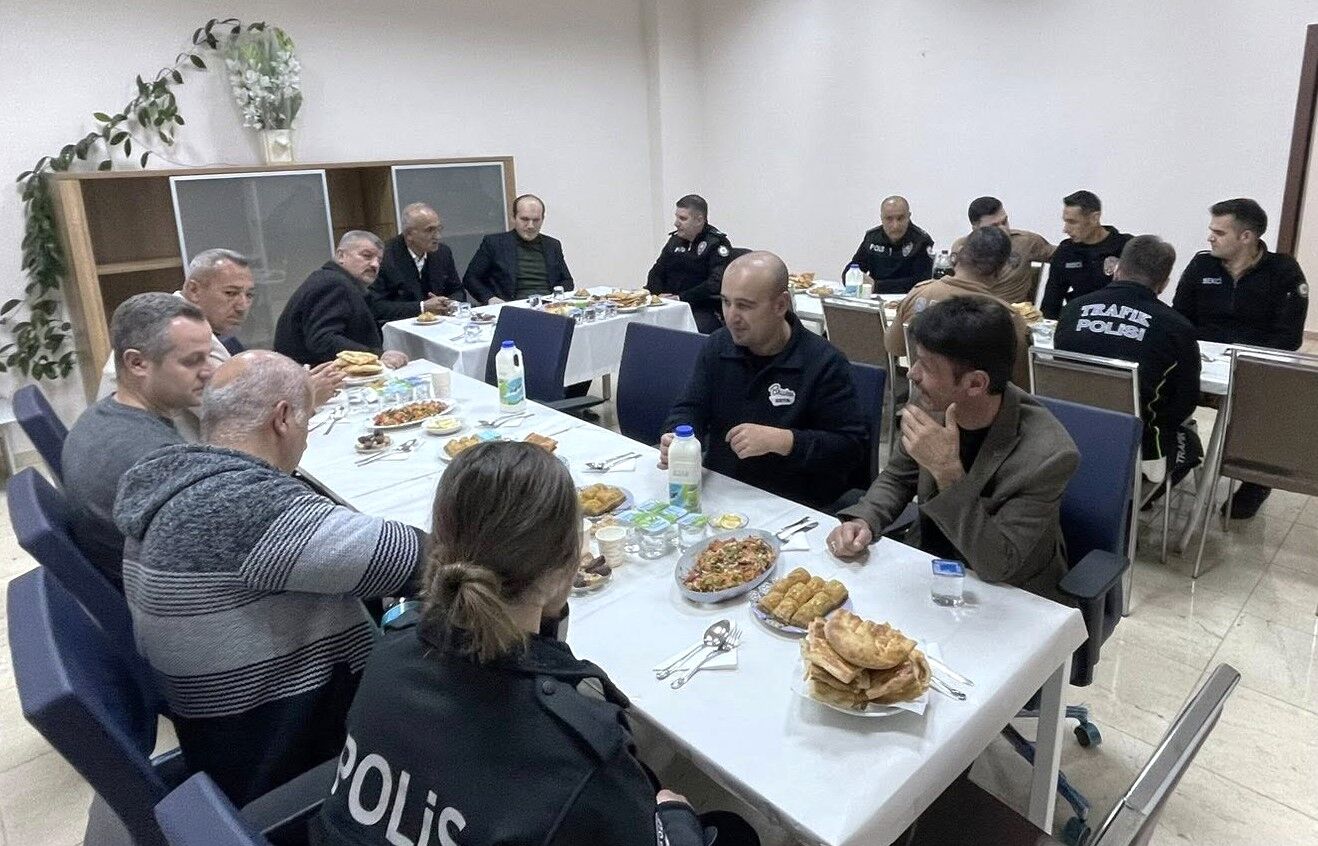 Kaymakam Bayram Emniyet Teşkilatıyla Buluştu (1)