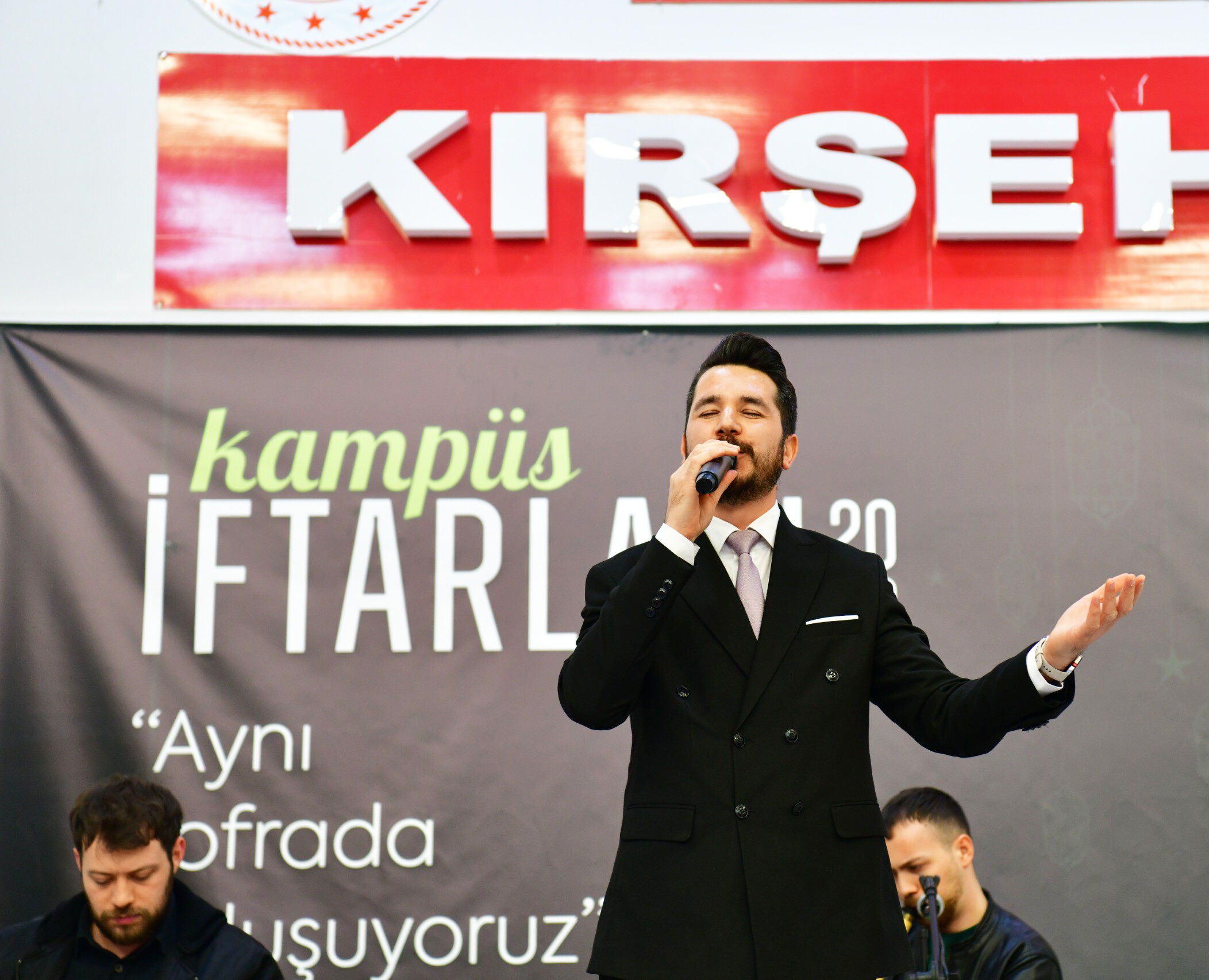 Kırşehir’de ‘Aynı Sofrada Buluşuyoruz’ Iftarı Coşkusu Yaşandı (1)