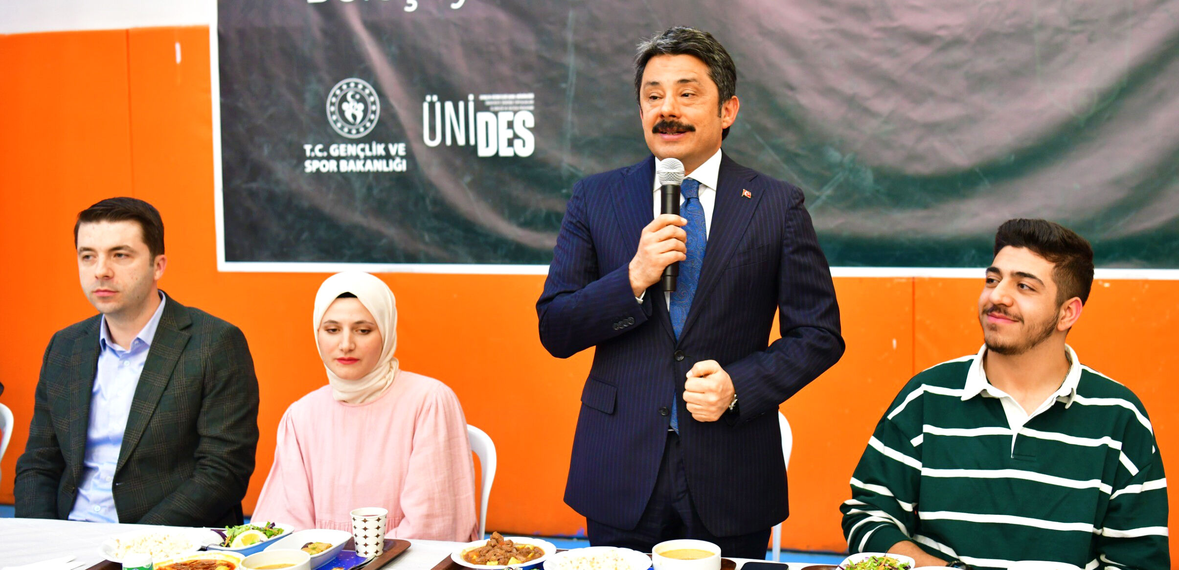 Kırşehir’de ‘Aynı Sofrada Buluşuyoruz’ Iftarı Coşkusu Yaşandı (5)