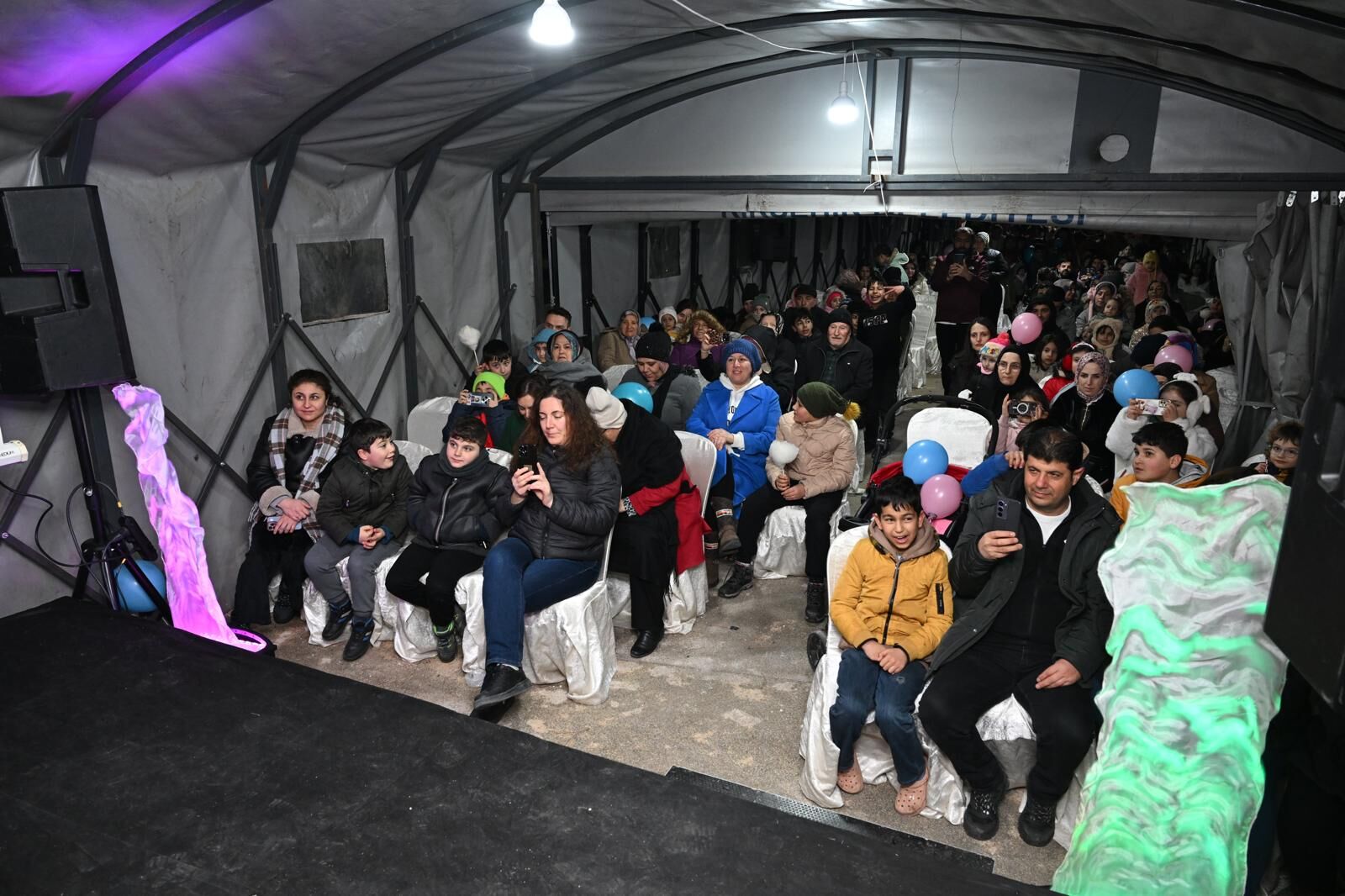 Kırşehir’de Çocuklar Ve Aileler Geceye Akın Etti