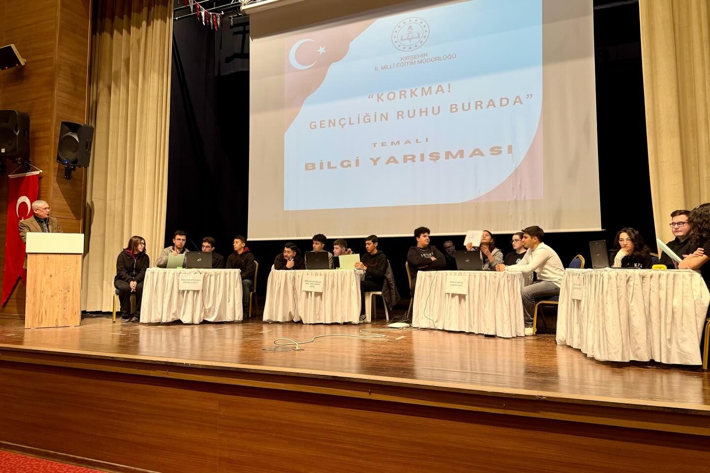 Kırşehir’de Gençler İstiklâl Marşı Ruhuyla Yarıştı3