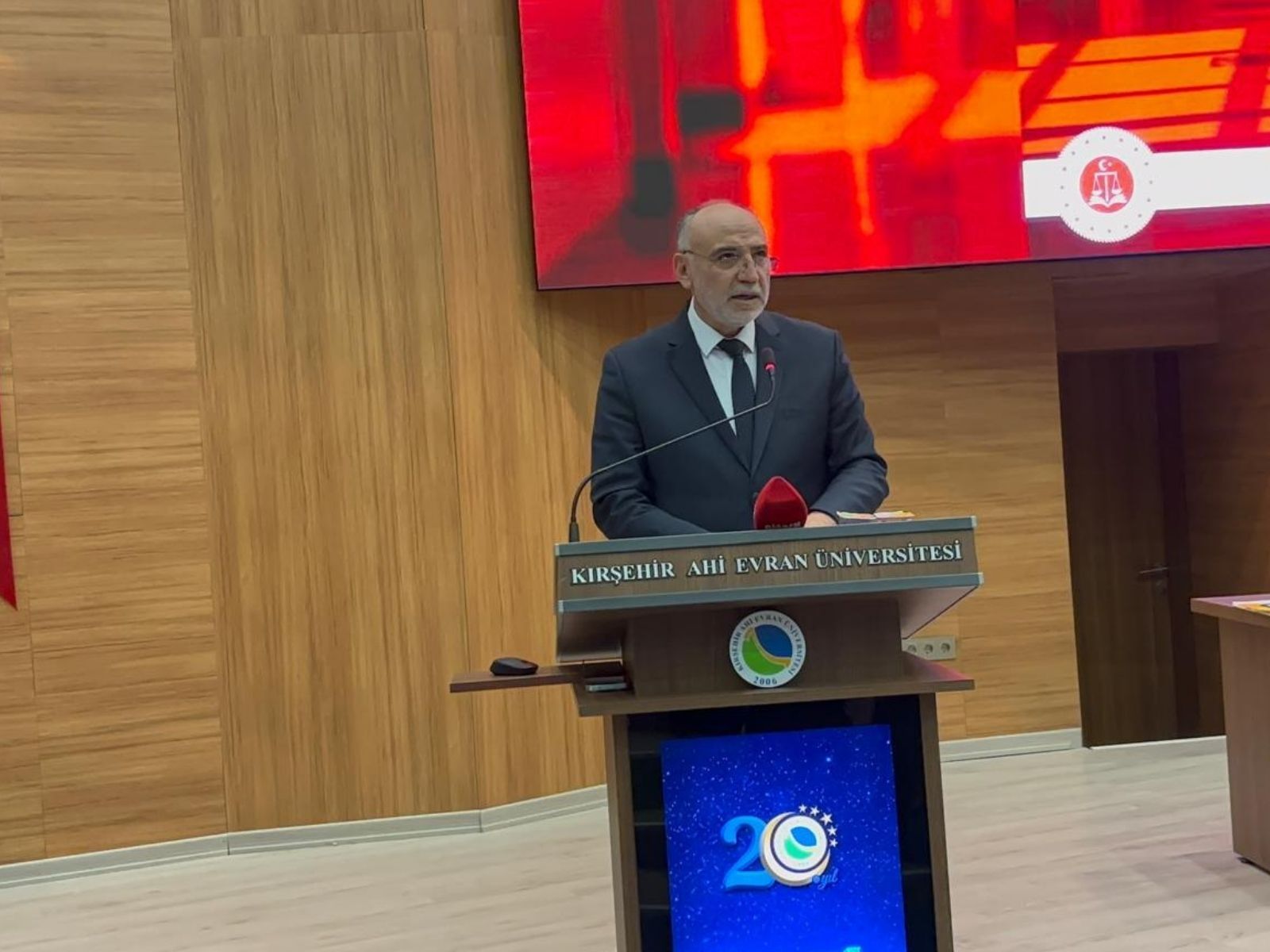 Kırşehir’de Gençlere Dijital Dünyadaki Tehlikeler Ve Ağır Cezalar Anlatıldı 8