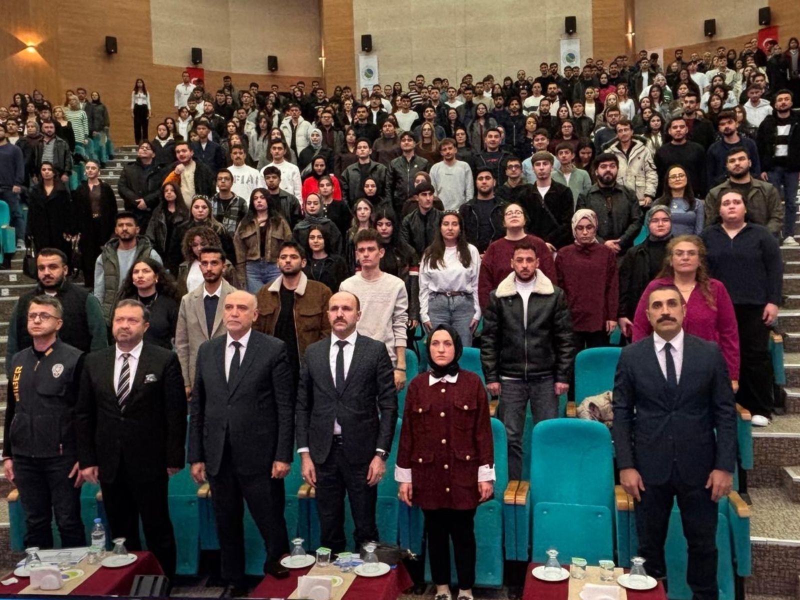 Kırşehir’de Gençlere Dijital Dünyadaki Tehlikeler Ve Ağır Cezalar Anlatıldı 9