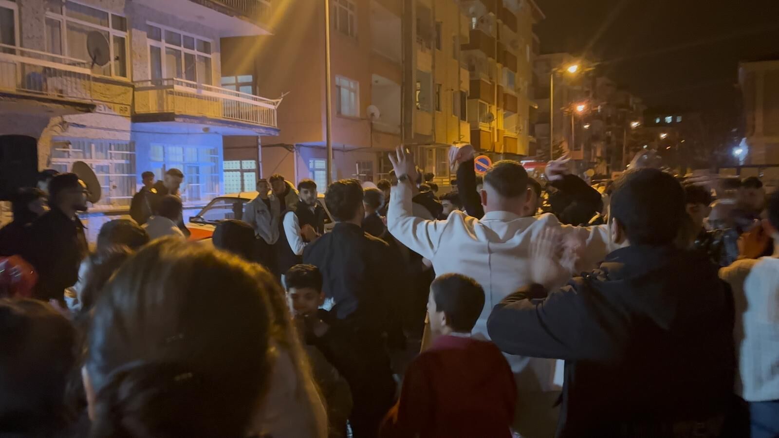 Kırşehir’de Gökyüzünü Aydınlatan Büyük Uğurlama! 4 (1)