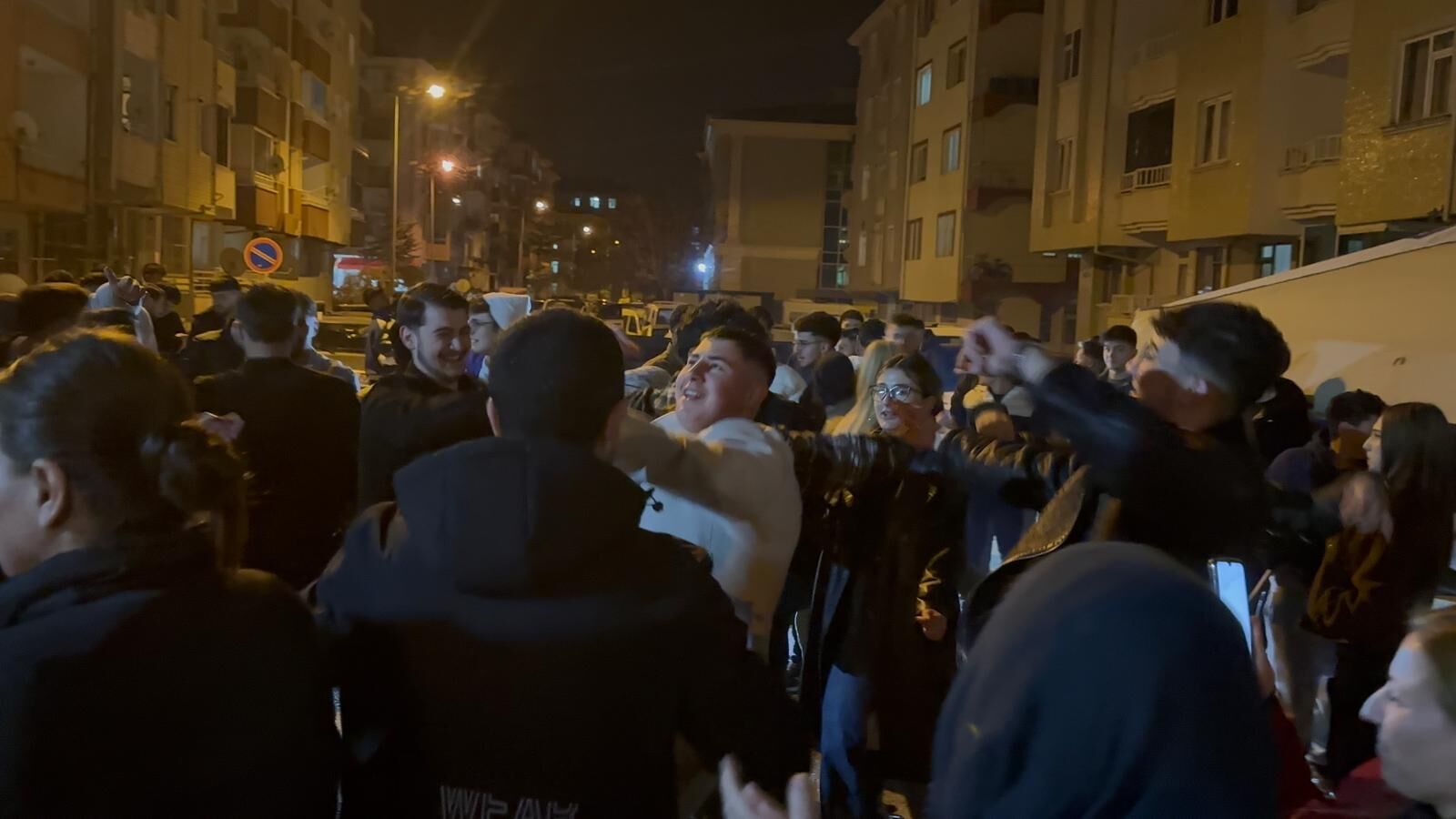 Kırşehir’de Gökyüzünü Aydınlatan Büyük Uğurlama! 6 (2)