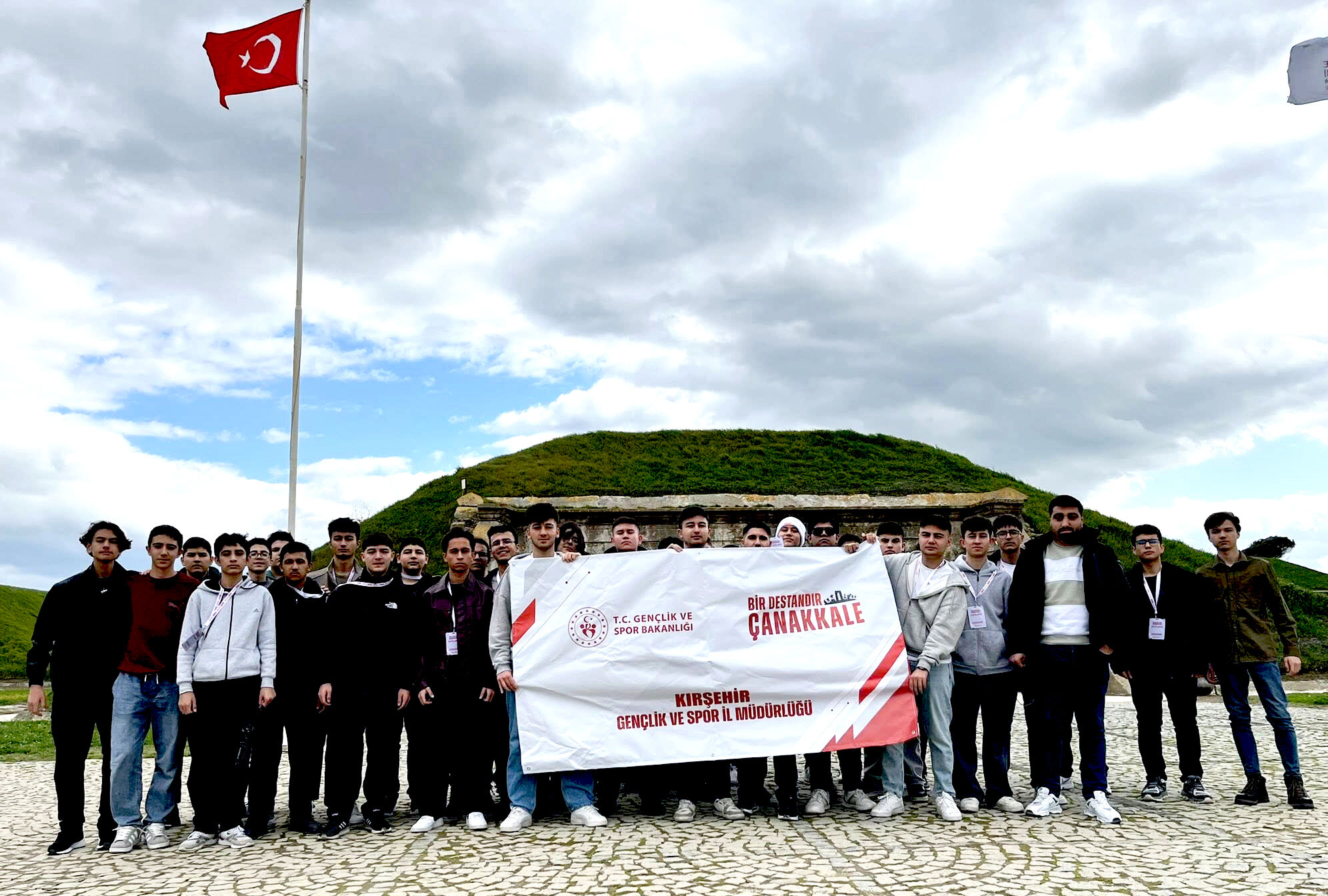 Kırşehirli Gençler Çanakkale’de Tarih Yolculuğuna Çıktı (9)