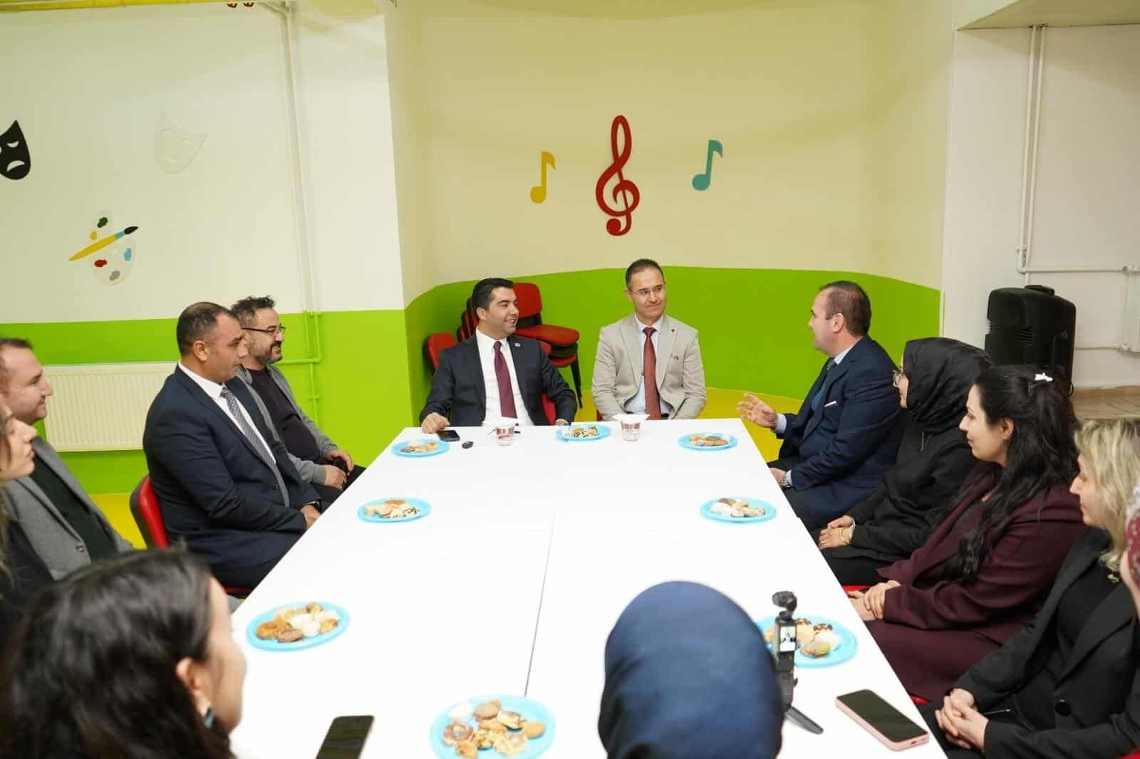 Lise Ve Anaokulu Öğrencileri Aynı Sahneyi Paylaştı4