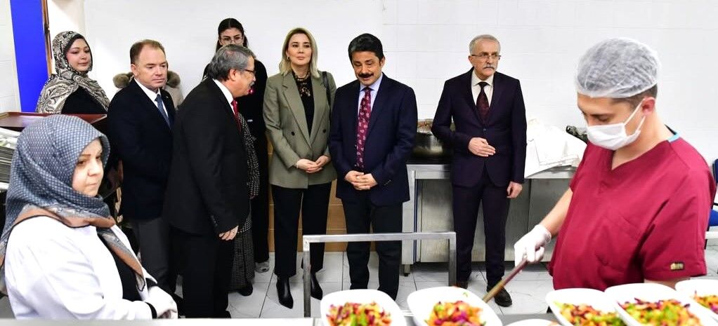 Ramazan Sofrasında Sıcak Buluşma (1)