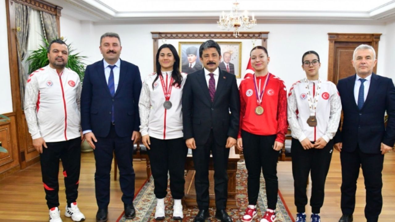 Şampiyon Sporcular Kırşehir’de Ödüllendirildi 2