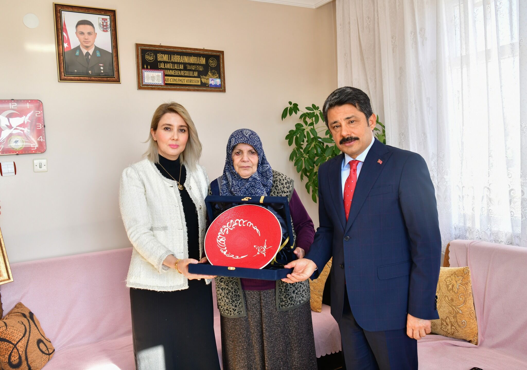 Şehit Habip Murat Alp’in Madalyası Ailesine Teslim Edildi (3)