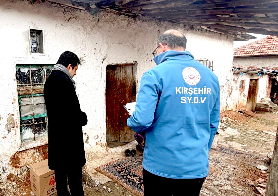 Vali Demiryürek Hanelere Ulaşarak, Ramazan Ruhunu Yaşatıyor (1)