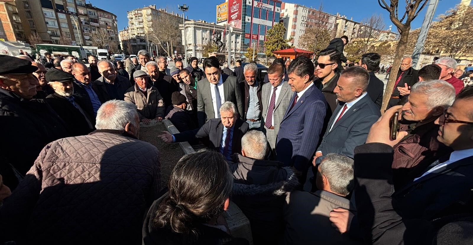 Ak Parti Genel Başkan Yardımcısı Hasan Basri Yalçın Kırşehir'in Nabzını Tuttu 4