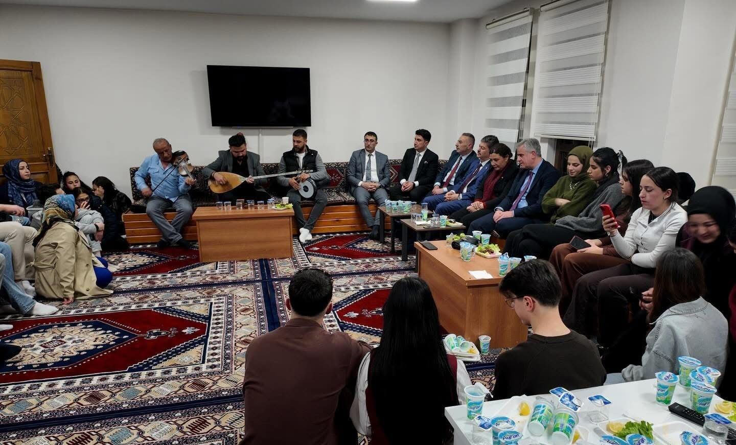 Ak Parti Genel Başkan Yardımcısı Hasan Basri Yalçın Kırşehir'in Nabzını Tuttu 7