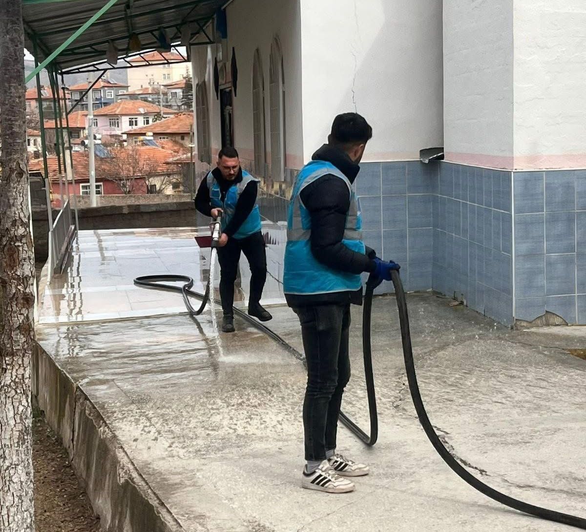 Çiçekdağ’da Camiler Ve Kabristanlar Gül Suyuyla Yıkandı 5