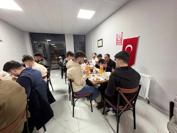 Çiçekdağı Gençleri Iftar Sofrasında Buluştu 1