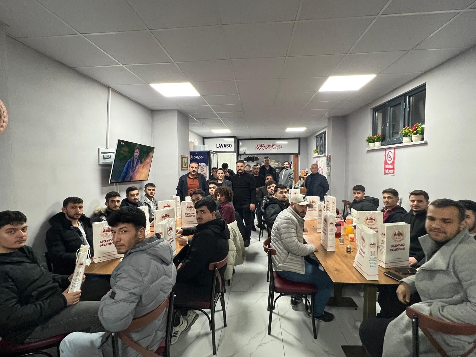 Çiçekdağı Gençleri Iftar Sofrasında Buluştu 4