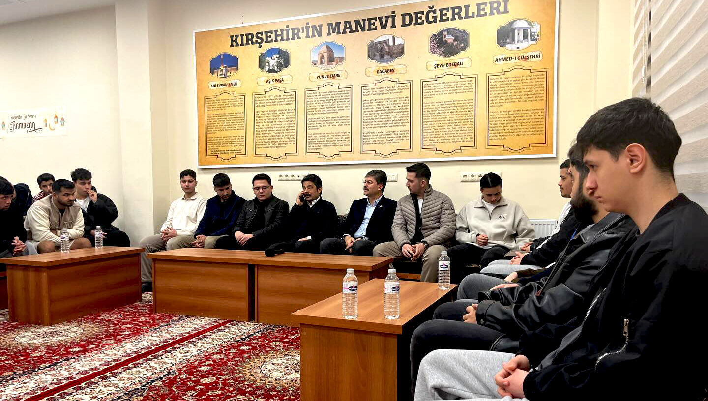 Demiryürek Ve Erkan, Yurt Öğrencileriyle Iftarda Buluştu (3)