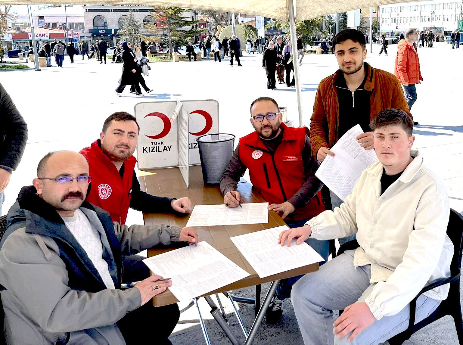 Gençlik Merkezi Gönüllüleri Örnek Oldu (3)