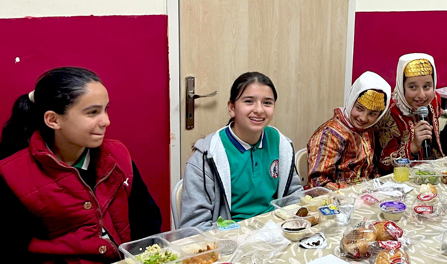 Gülşen, Ramazan Sofrasında Öğrencilerle Bir Araya Geldi (3)