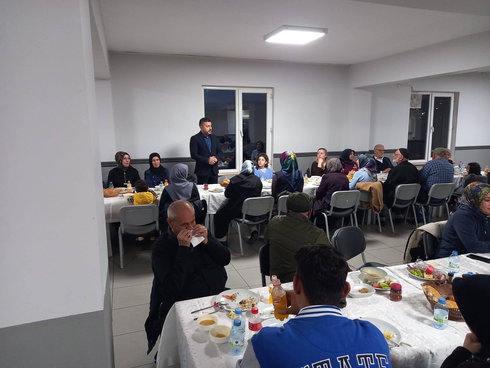 Huzurevinde Şehit Aileleri Ve Büyükler İftarda Bir Araya Geldi 2