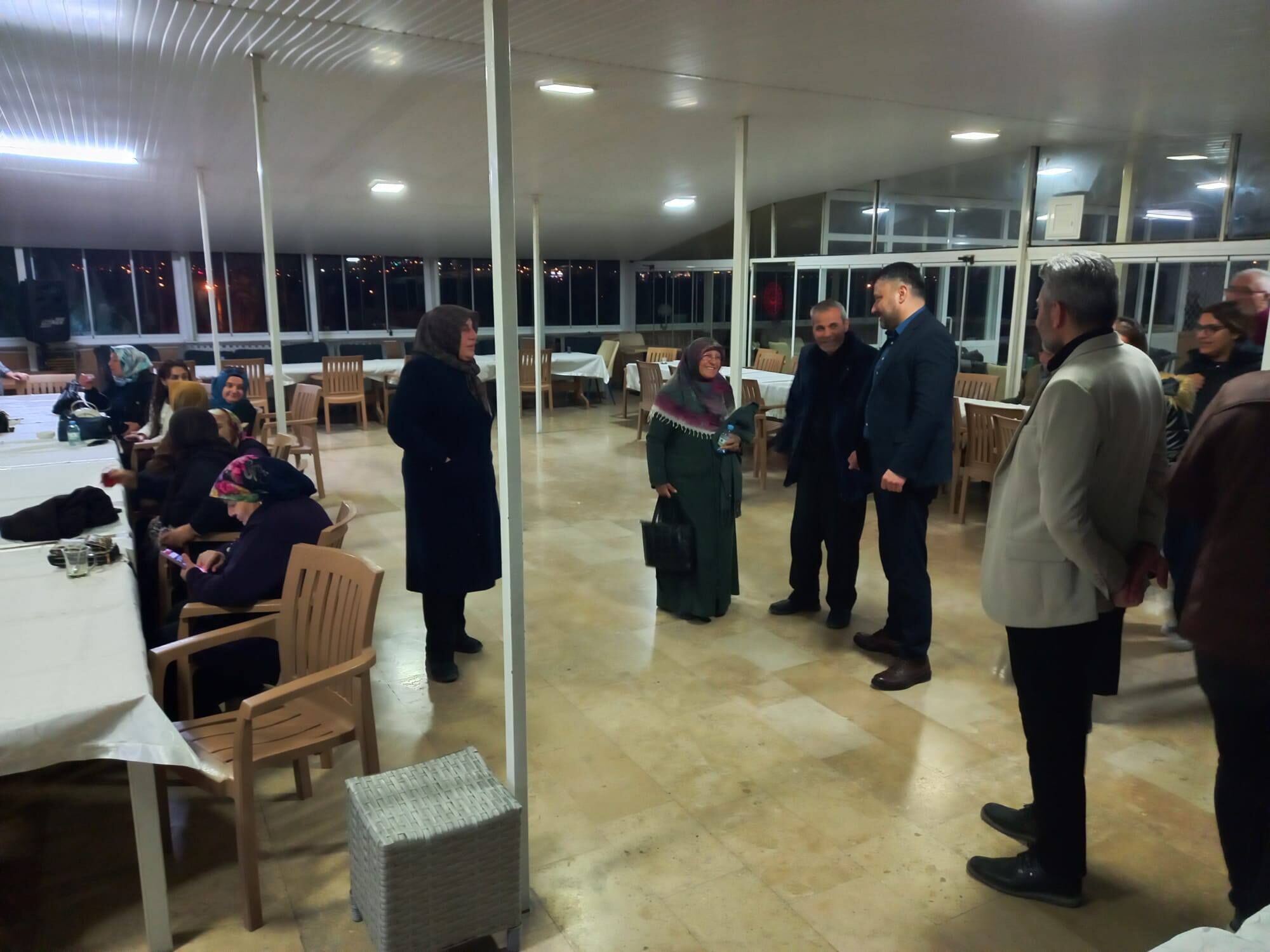 Huzurevinde Şehit Aileleri Ve Büyükler İftarda Bir Araya Geldi 5