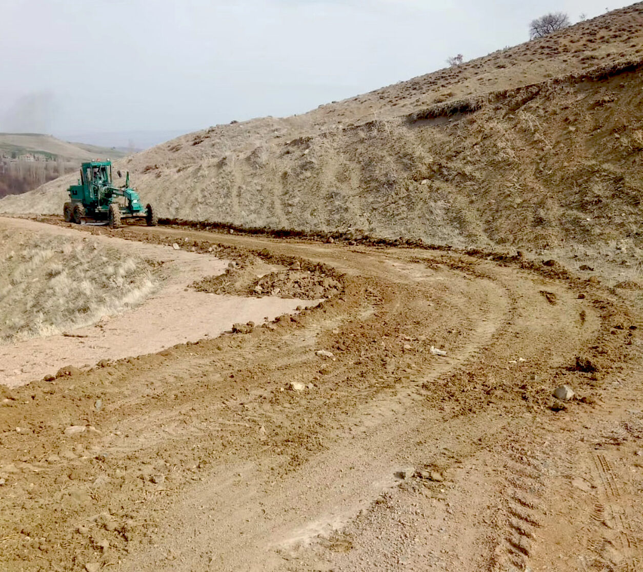 Kanallar Temizleniyor, Servis Yolları Onarılıyor (1)