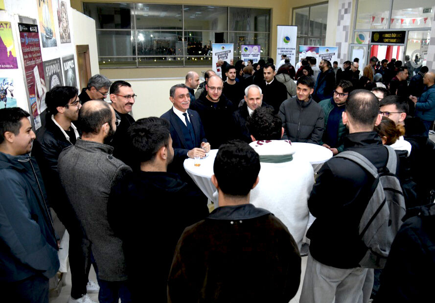 Karahocagil, Ramazan Huzurunu Öğrencilerle Paylaştı (6)